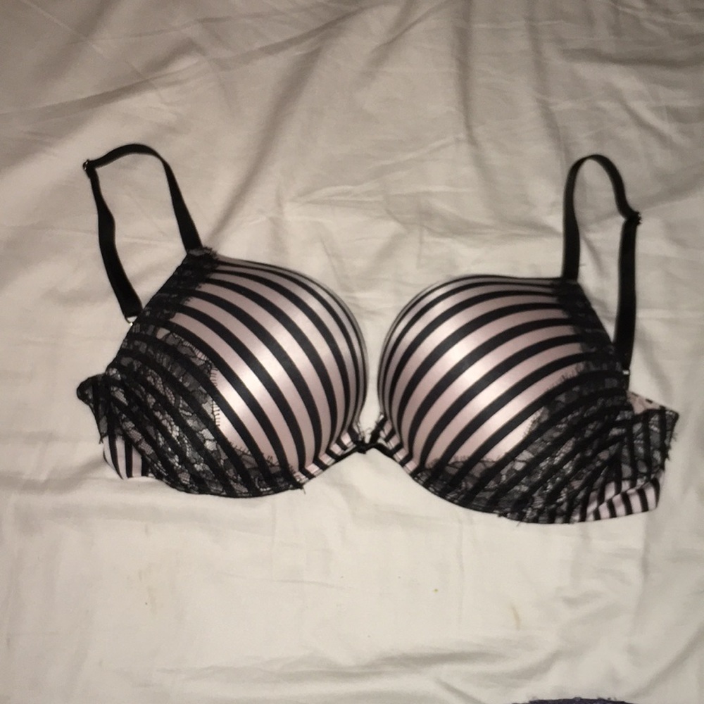 Victoria’s Secret Bombshell Bra